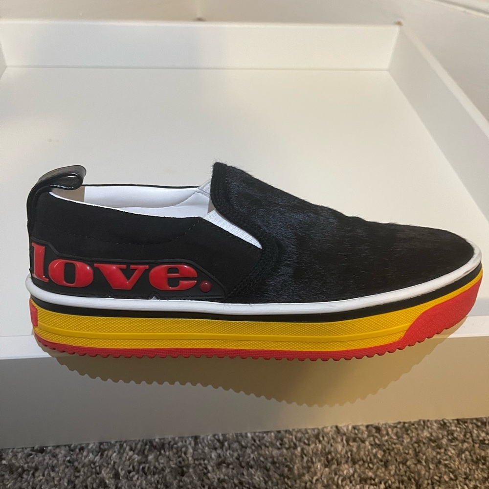 Sneakers
